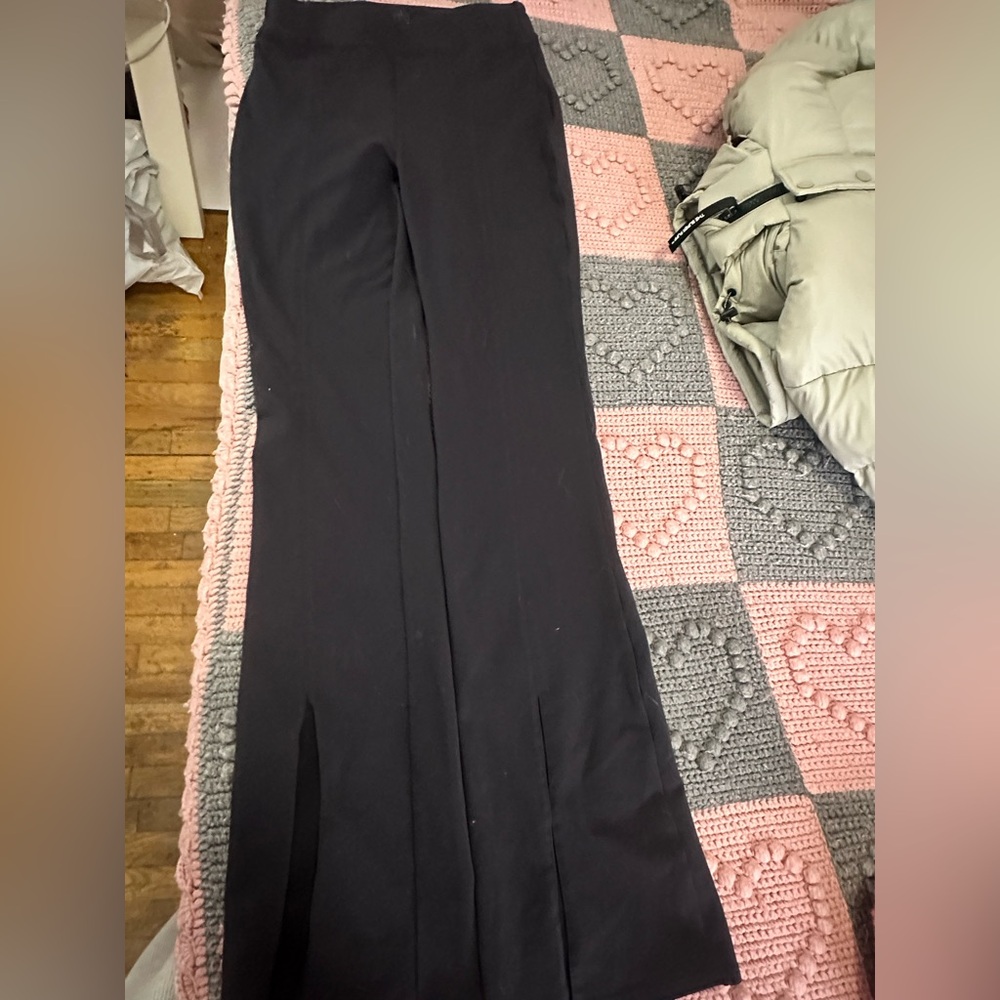 Alo High waisted split hem flare leggings